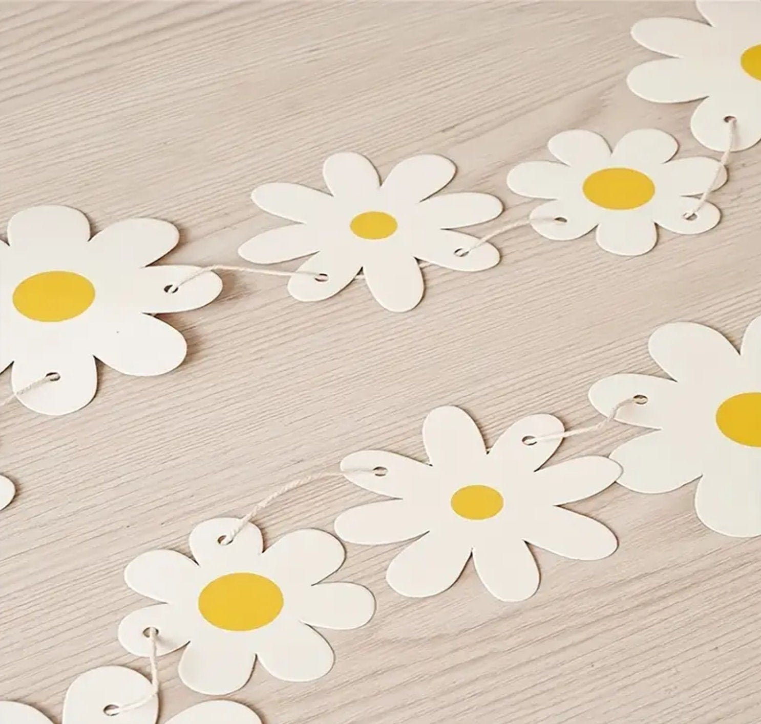 Charming Daisy Flower Garland – 118-inch Banner for Birthday, Baby Shower, and Spring Party Decoration